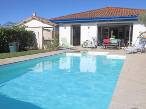 Maison en campagne avec piscine privée, climatisation et WiFi à 10 min du centre - FR-1-239-1097
